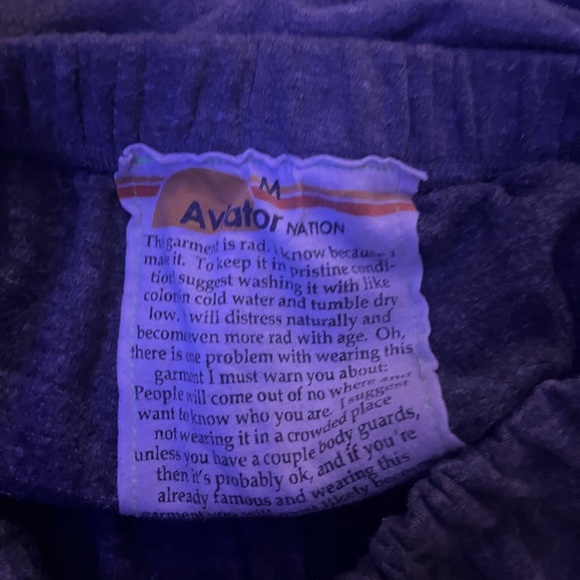 Size medium small bad spot not noticable - Picture 4 of 8